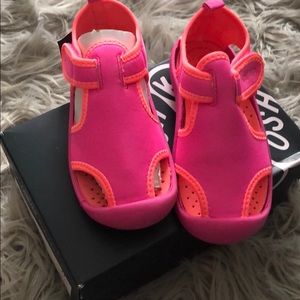 Osh Gosh girl shoes size 11 *** brand new***